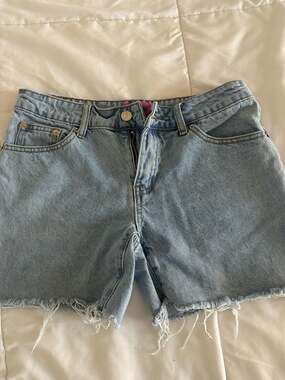 Edikted Tomboy Low Rise Distressed Denim Shorts